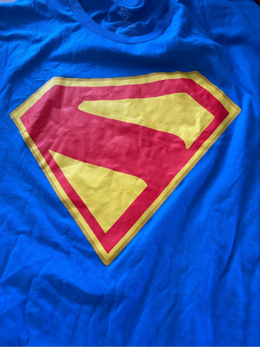 DC Comics Blue MEN T-Shirt with Red and Yellow Superman Shield